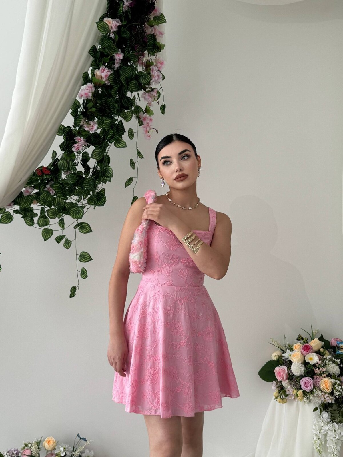 Rochie Lyro brodată cu flori