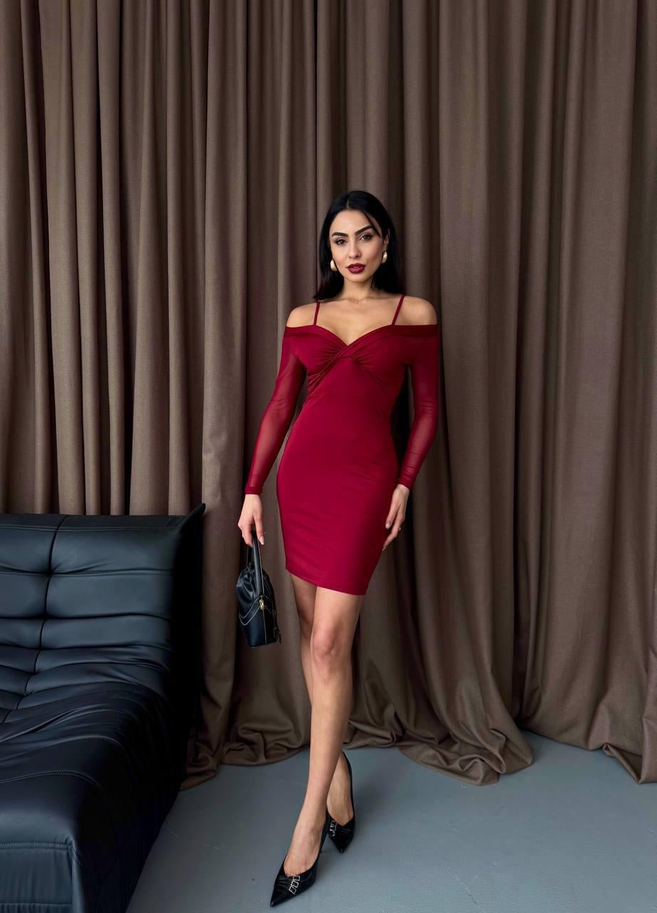 Rochie mini detaliu umăr