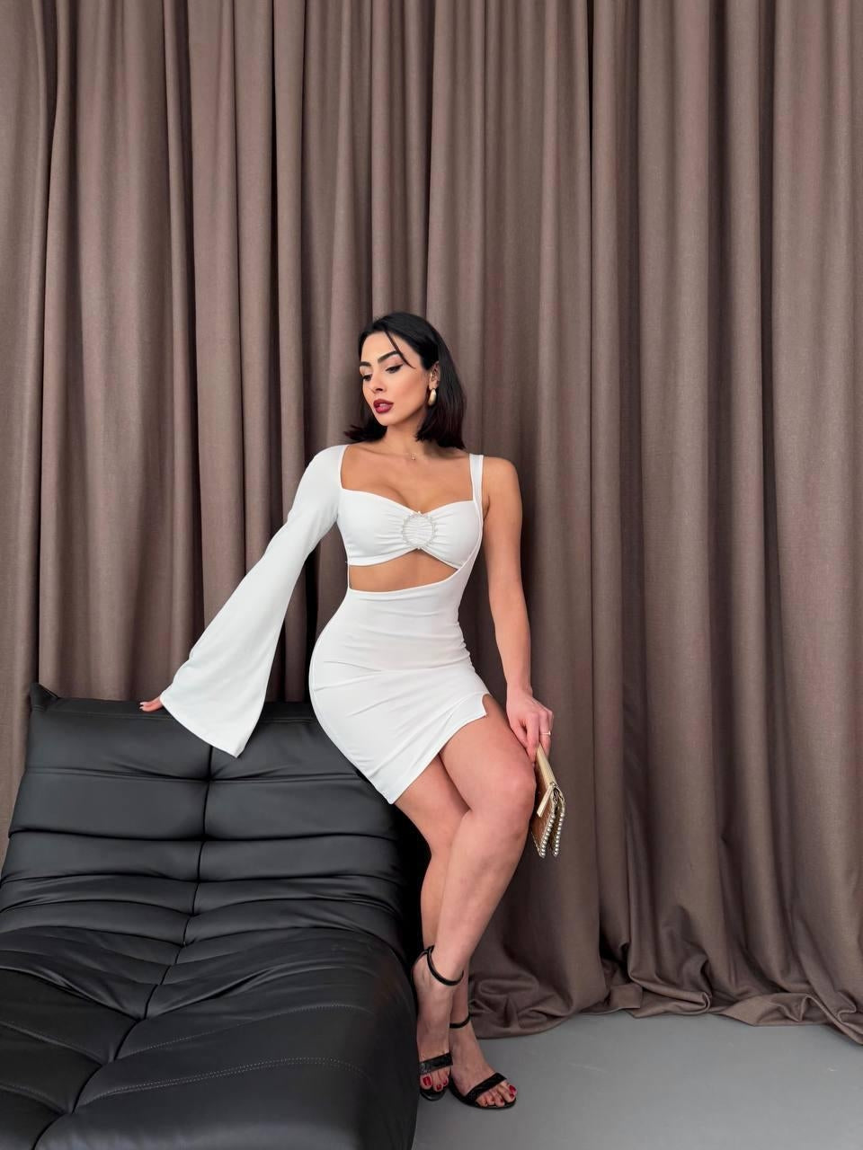 Rochie mini un mânec detaliu inel