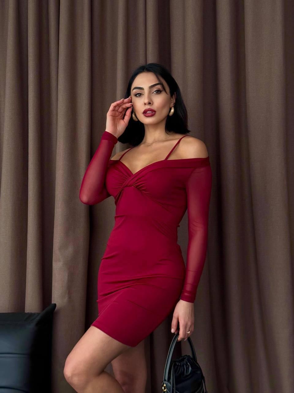 Rochie mini detaliu umăr
