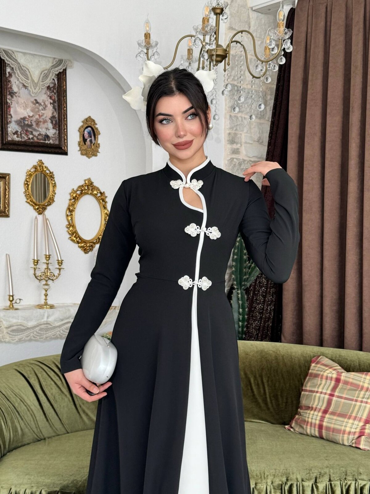 Muas Broş Detaylı Elbise