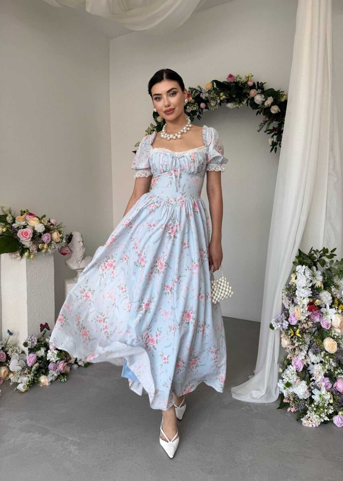 Rochie cu detalii din dantelă Munca