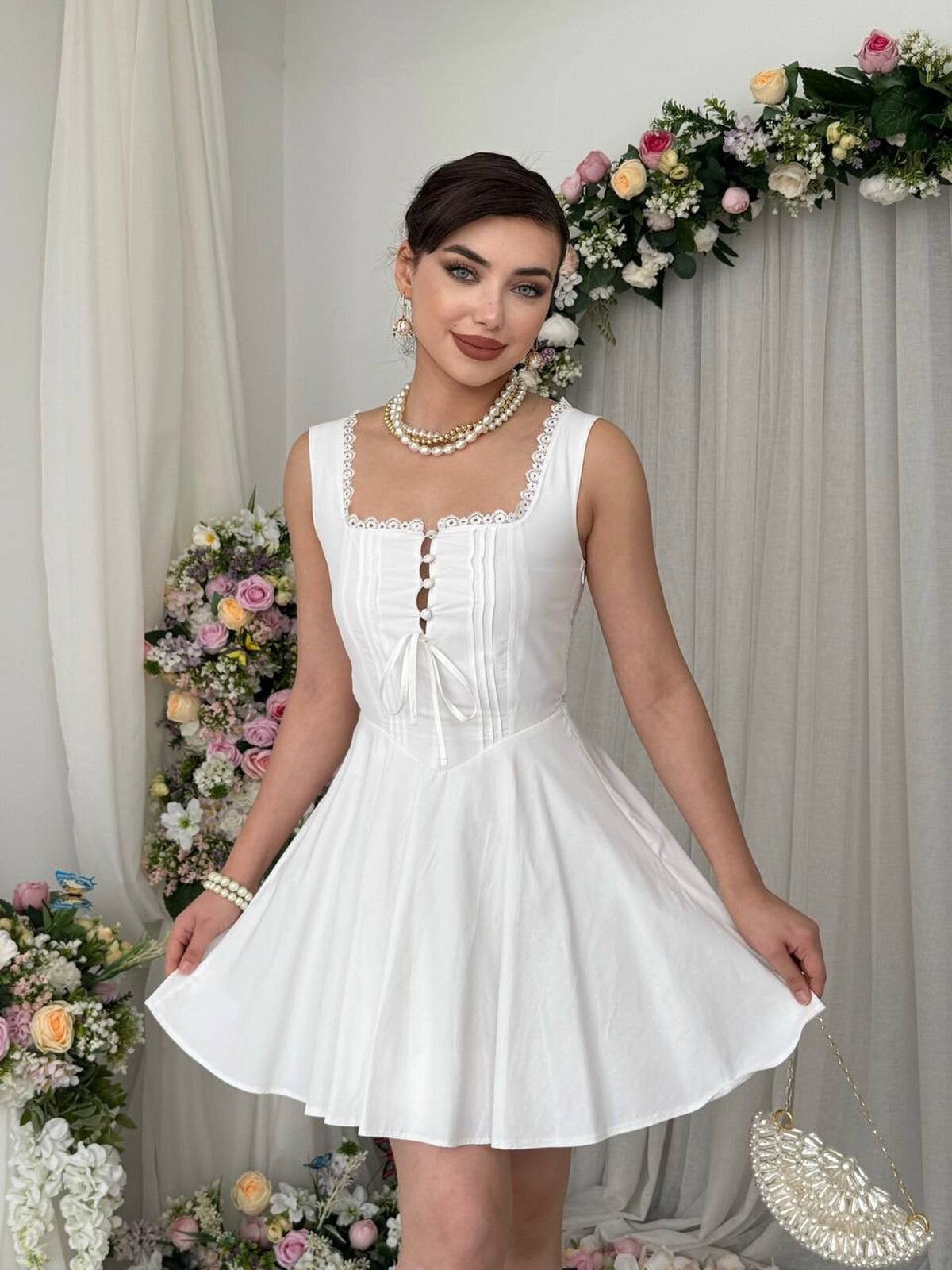 Nuklu Düğme Detaylı Elbise