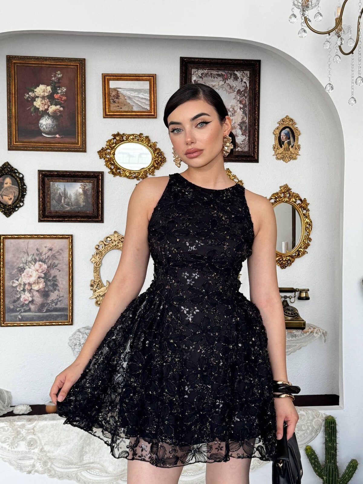 Rochie cu model floral ajurat
