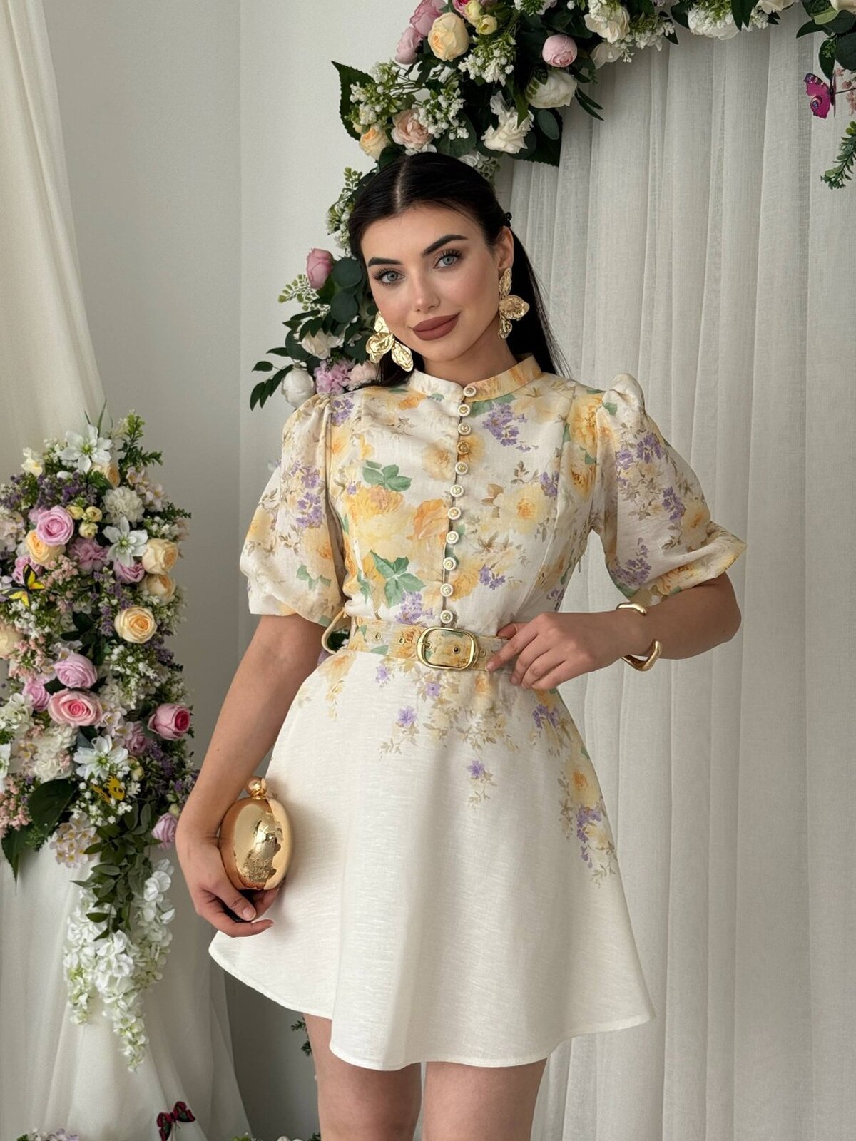 Rochie cu detalii la umeri și betelie
