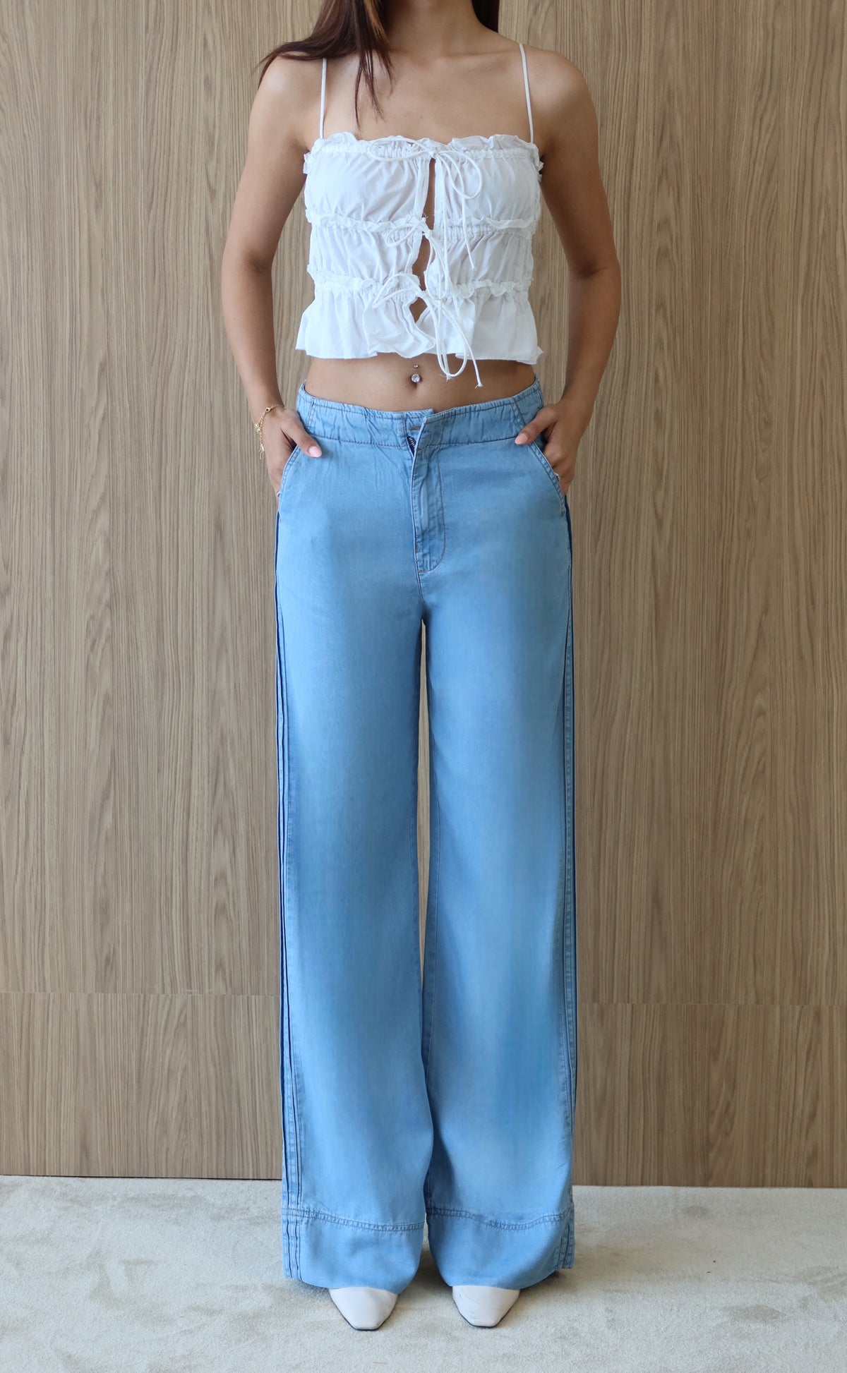 Pantaloni Tencel Light Blue cu Talie Înaltă și Detalii Bandă Laterală