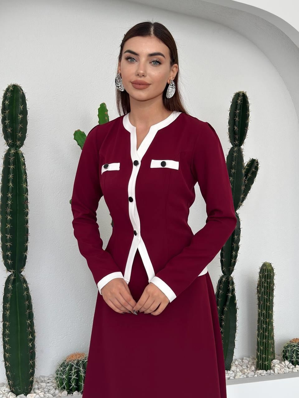 Costum Rax cu detalii nasturi