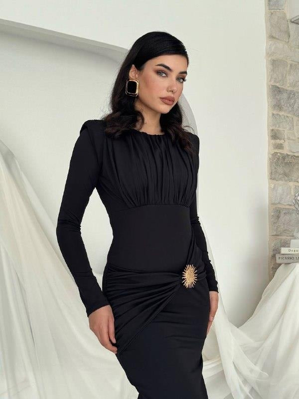Rochie Riva cu detalii broșă