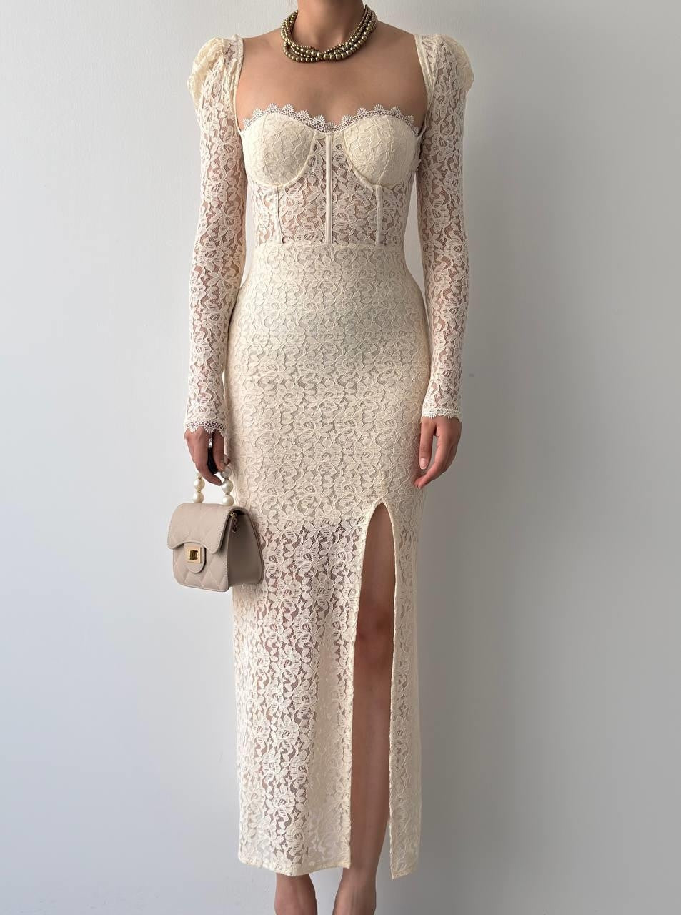 Rochie Siena cu crăpătură decorativă