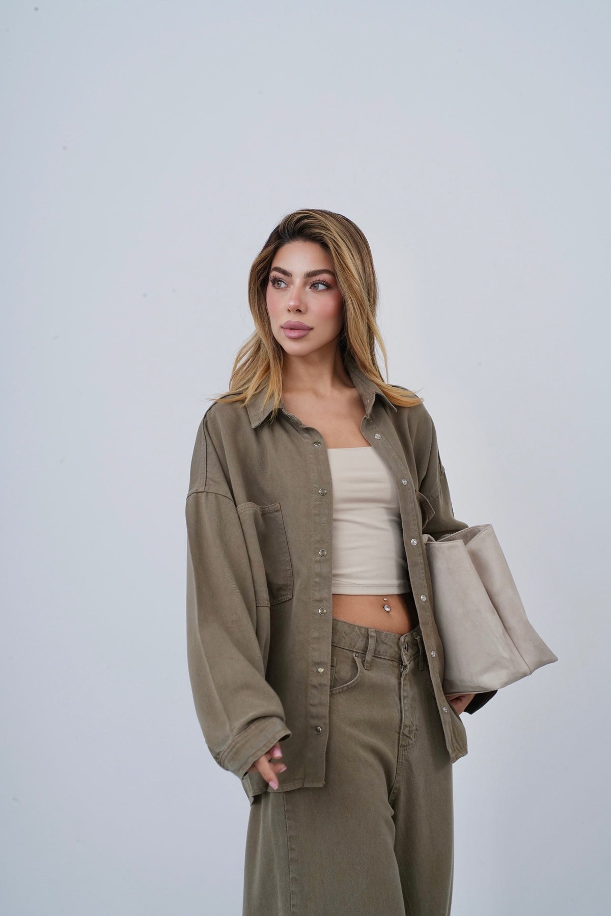Çift Cepli Denim Gömlek ve Geniş Paça Pantolon Kadın Tencel Vizon Takım
