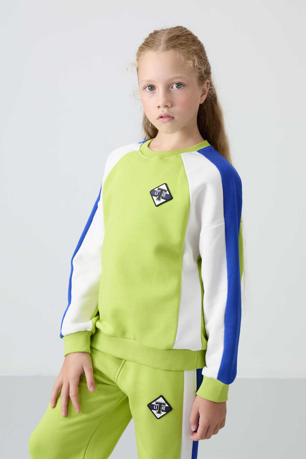 Tommylife Toptan 7-15 Yaş O Yaka Standart Kalıp Kız Çocuk Eşofman Takımı 75165 Lime Yeşil