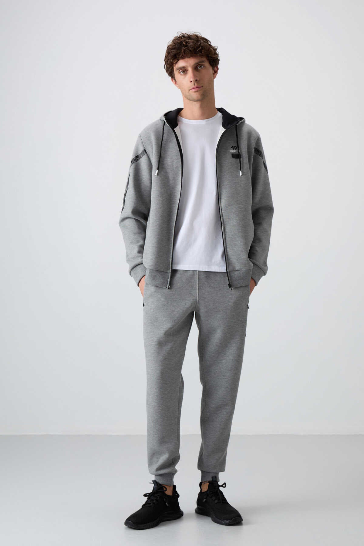 Set trening bărbătesc Tommylife Wholesale Comfort Fit cu imprimeu 85236 Gri Melange