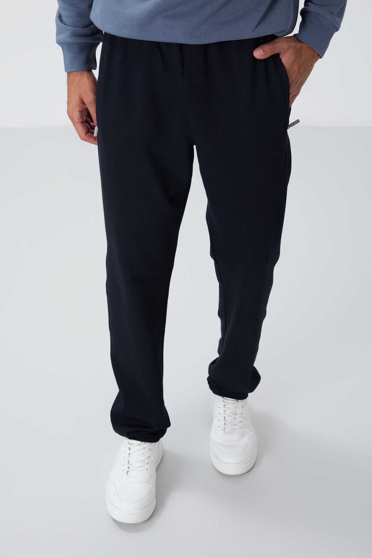 Pantaloni de trening Tommylife Wholesale Slim Fit Classic Leg pentru bărbați 84669 Bleumarin