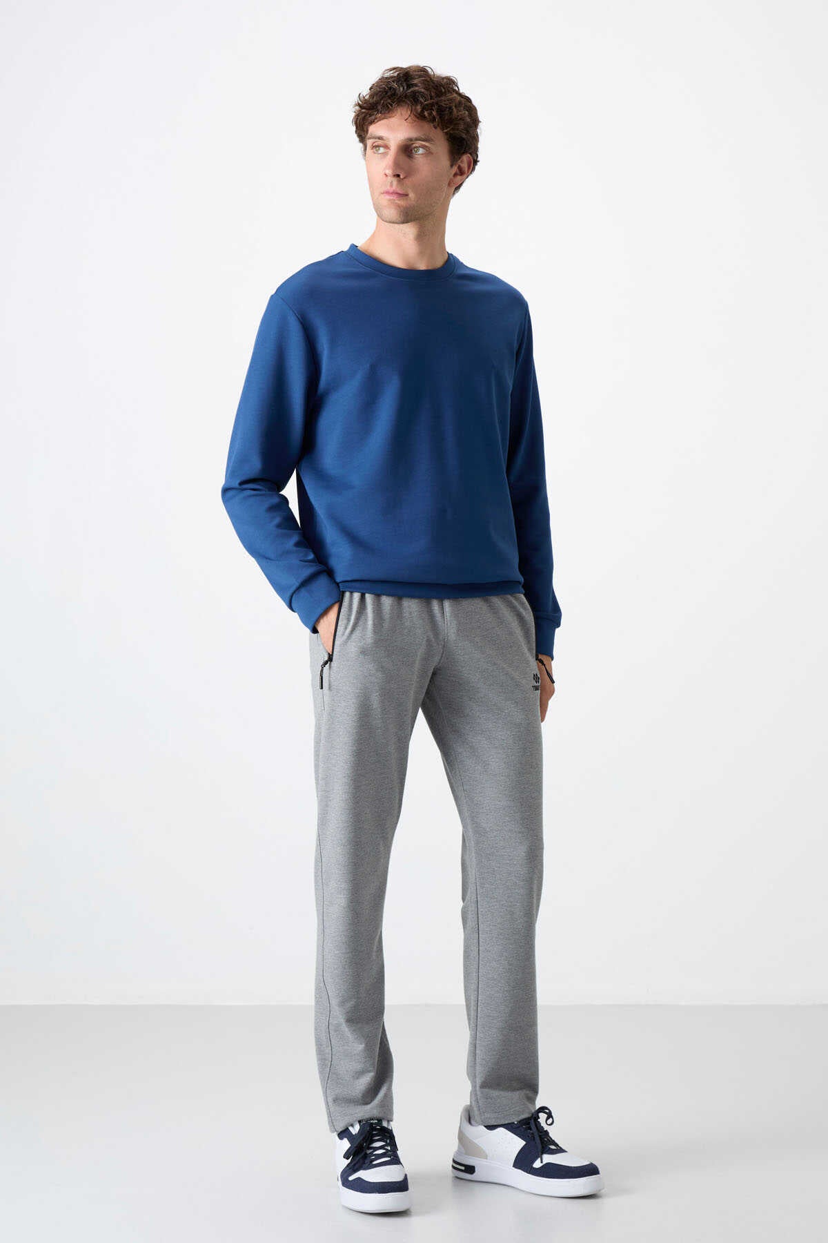 Pantaloni de trening Tommylife Wholesale Slim Fit Classic Leg pentru bărbați 84671 Gri Melange