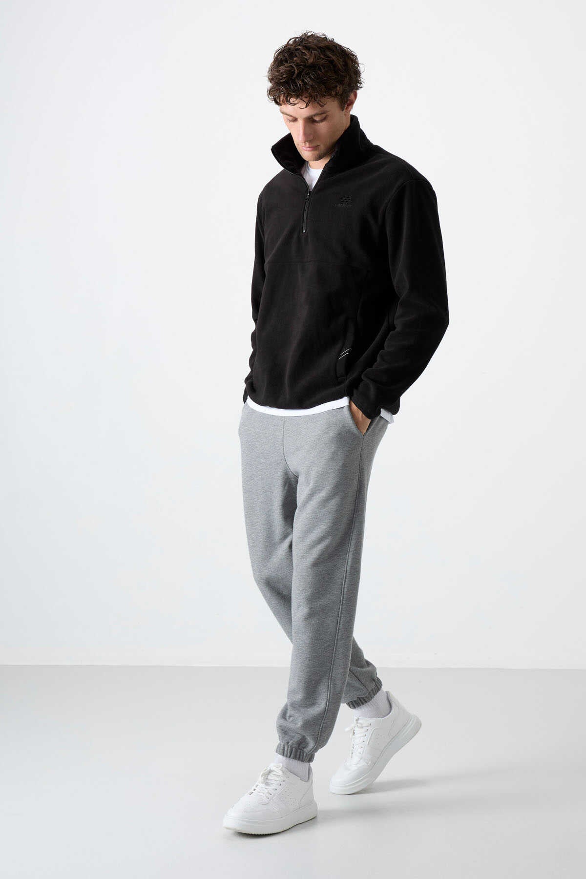 Hanorac din fleece pentru bărbați, cu guler înalt, croială slim fit și fermoar pe jumătate, Tommylife, negru, 87891