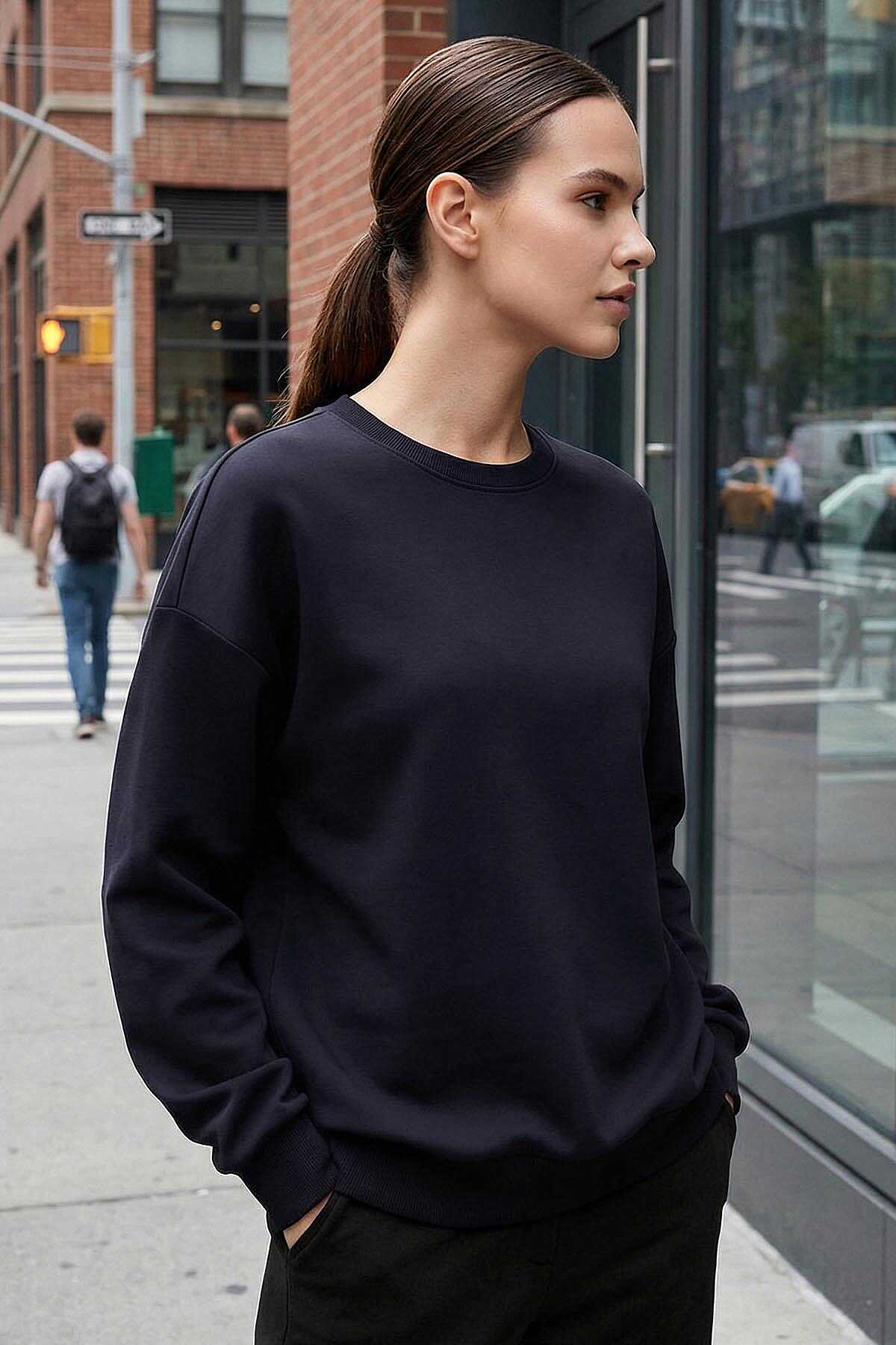 Tommylife Toptan Lacivert Basic O Yaka Oversize Kadın Sweatshirt - 97053