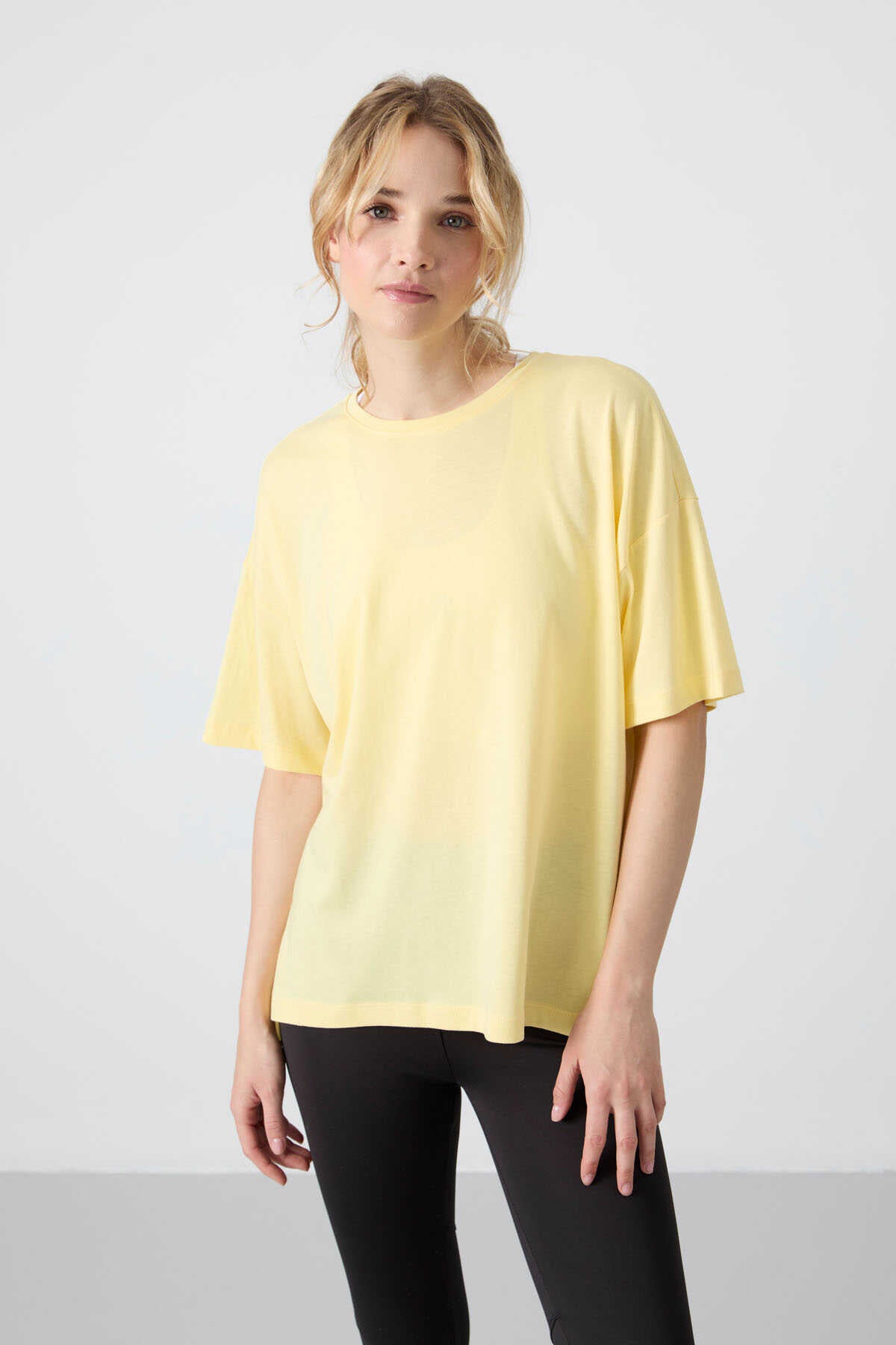 Tommylife Toptan O Yaka Oversize Basic Kadın T-Shirt 97285 Sarı
