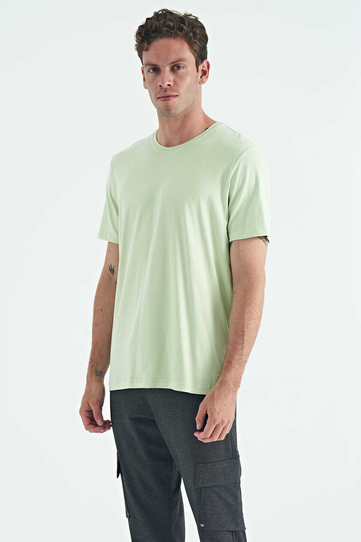 Tommylife Wholesale Crew Neck Standard Fit Basic Men's T-Shirt 87911 Light Green