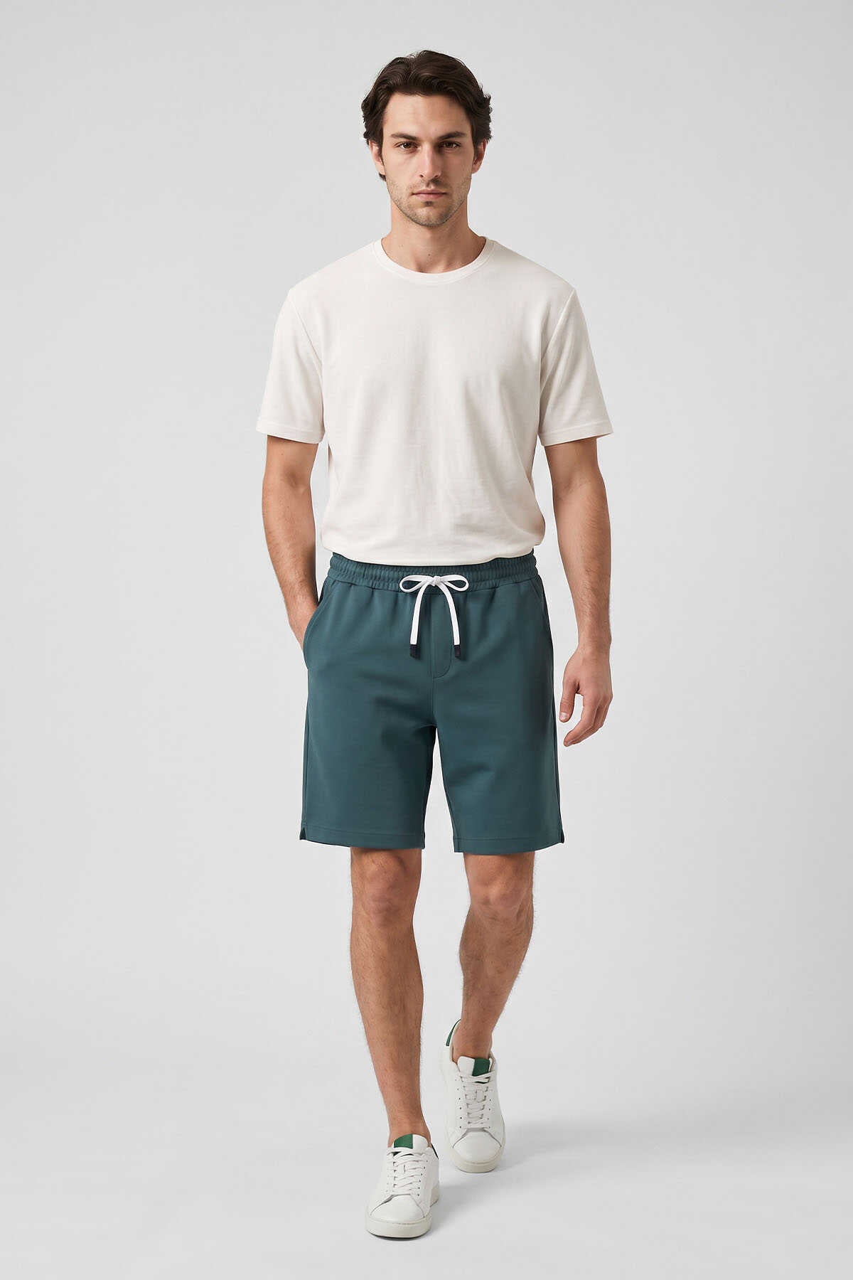 Pantaloni scurți bărbătești Tommylife Wholesale, verde pădure, croială standard, de bază, cu buzunare la spate - 81314
