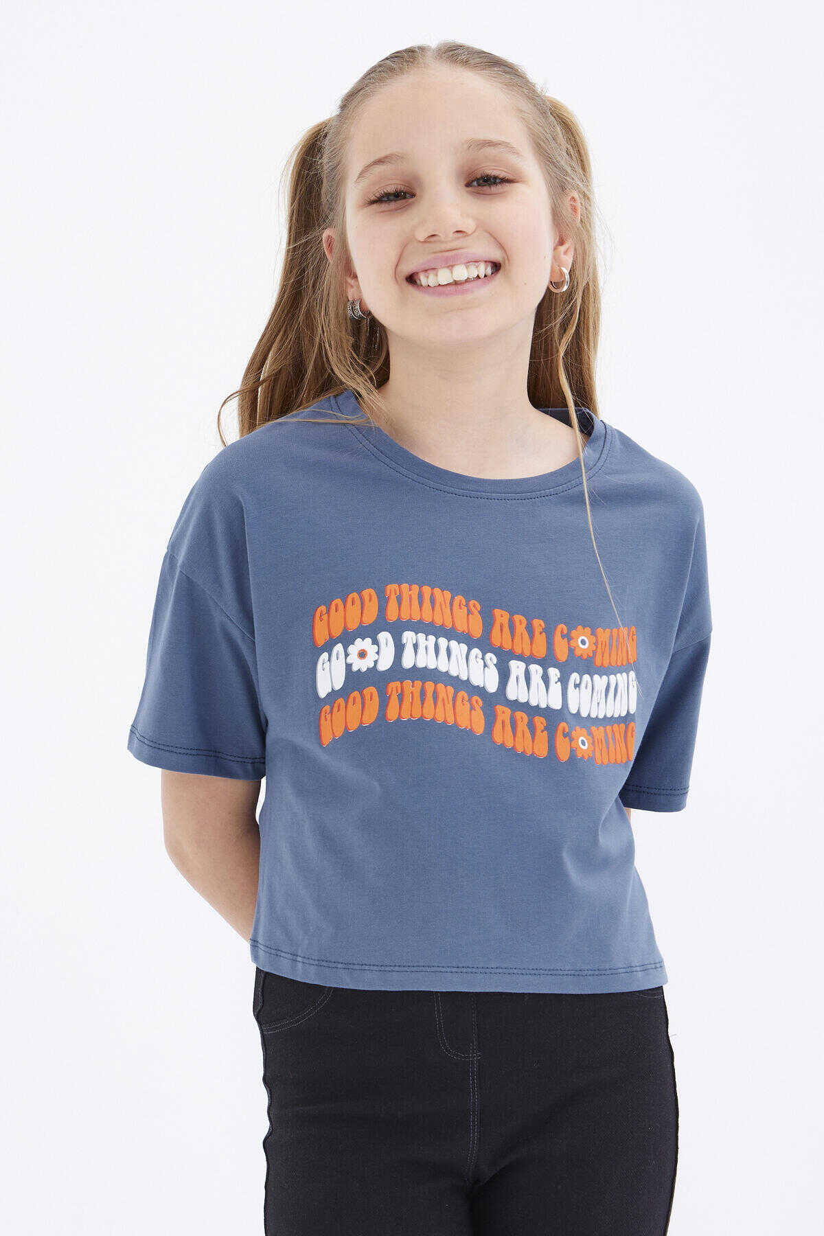 Tommylife Toptan Petrol Oversize Renkli Yazı Baskılı Düşük Omuz O Yaka Kız Çocuk Crop T-Shirt - 75038