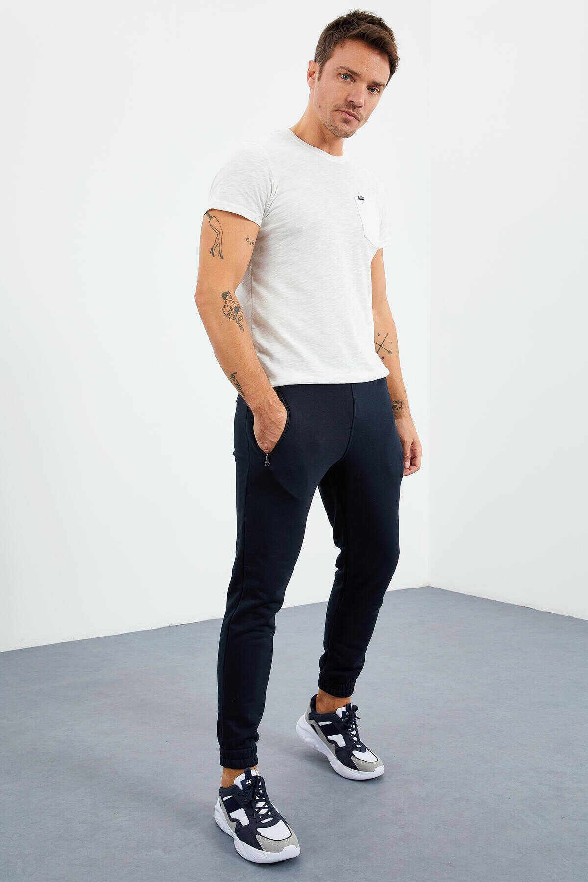 Pantaloni de trening pentru bărbați Tommylife Wholesale Relaxed Fit Jogger 84856 Bleumarin