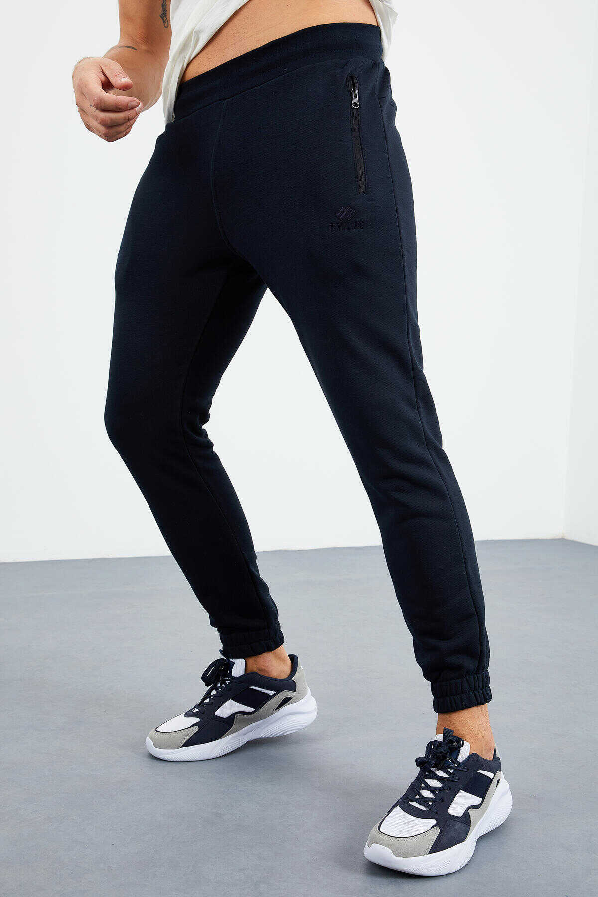 Pantaloni de trening pentru bărbați Tommylife Wholesale Relaxed Fit Jogger 84856 Bleumarin