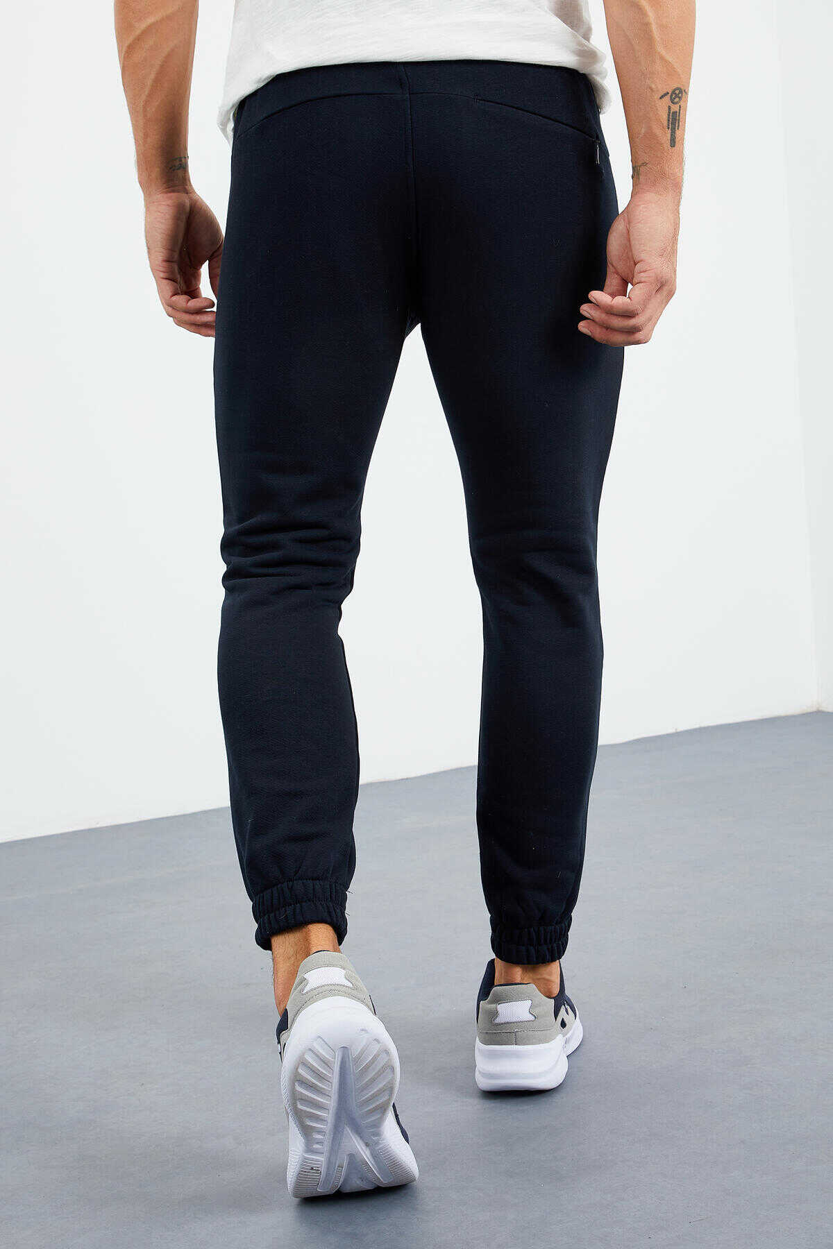 Pantaloni de trening pentru bărbați Tommylife Wholesale Relaxed Fit Jogger 84856 Bleumarin
