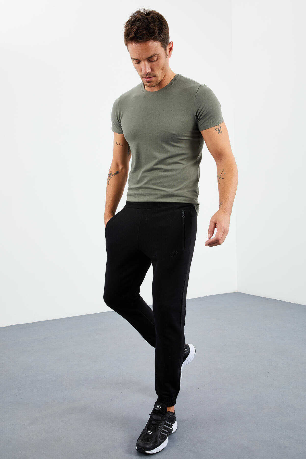Pantaloni de trening Tommylife Wholesale Casual Fit Jogger pentru bărbați 84856 Negru