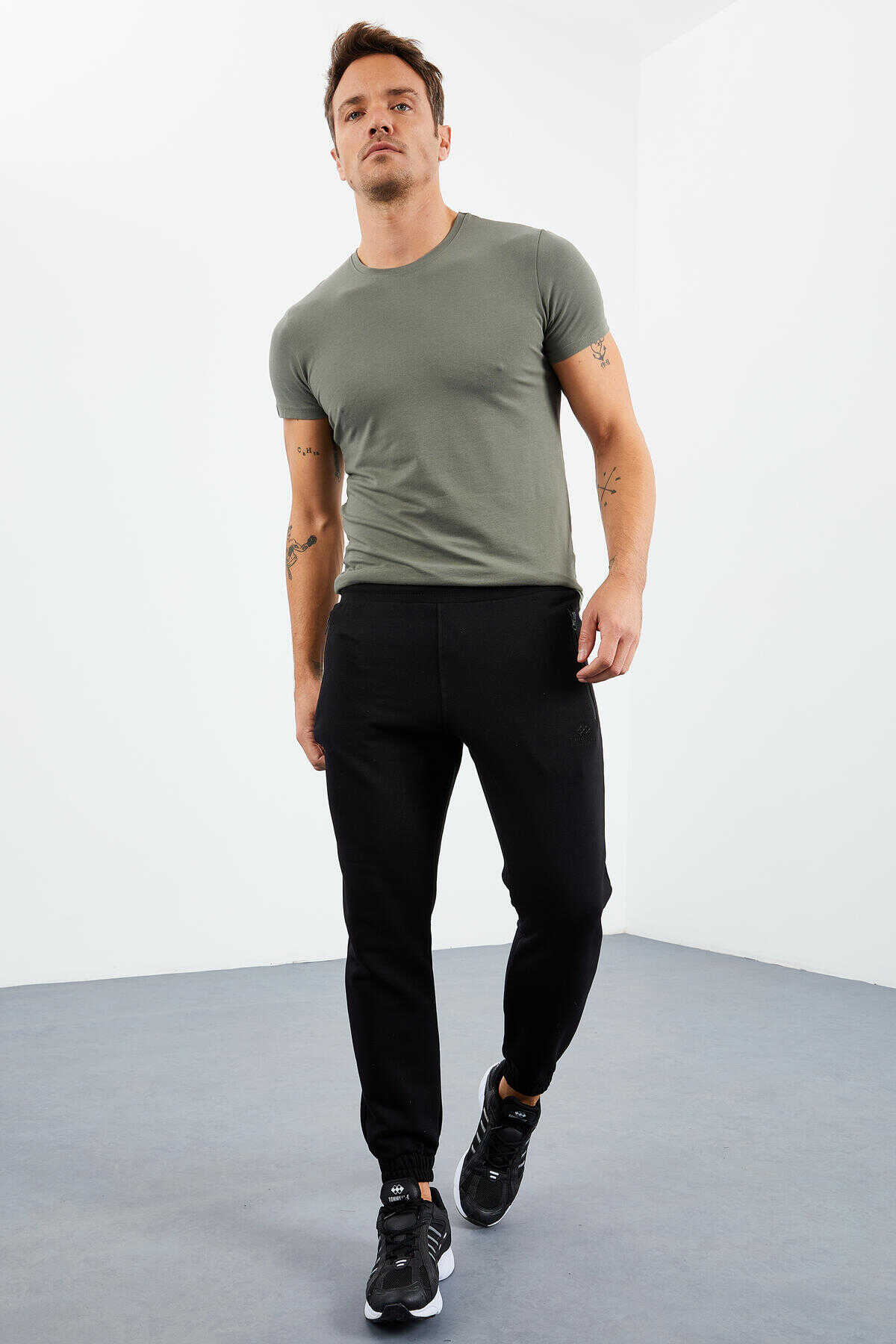 Pantaloni de trening Tommylife Wholesale Casual Fit Jogger pentru bărbați 84856 Negru