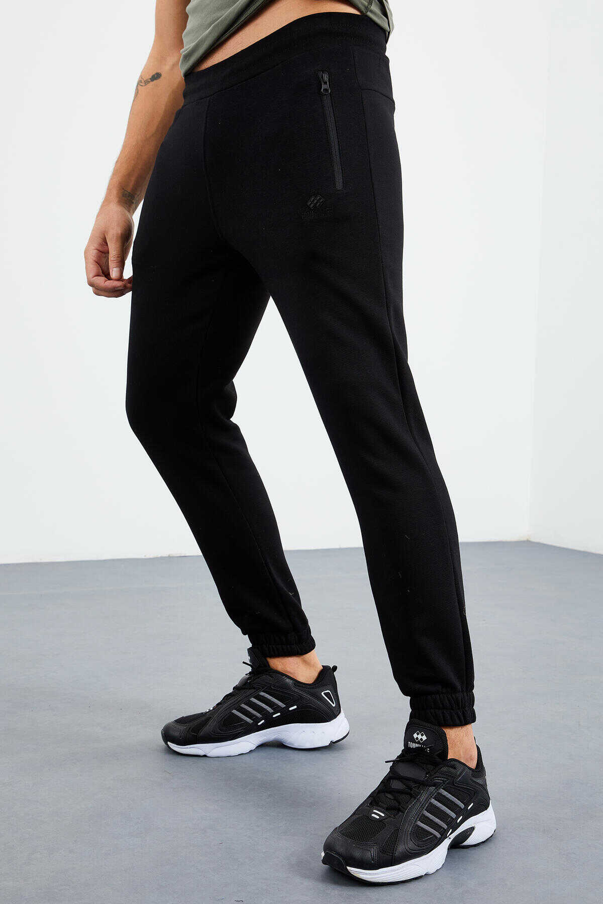 Tommylife Toptan Rahat Kalıp Jogger Erkek Eşofman Alt 84856 Siyah