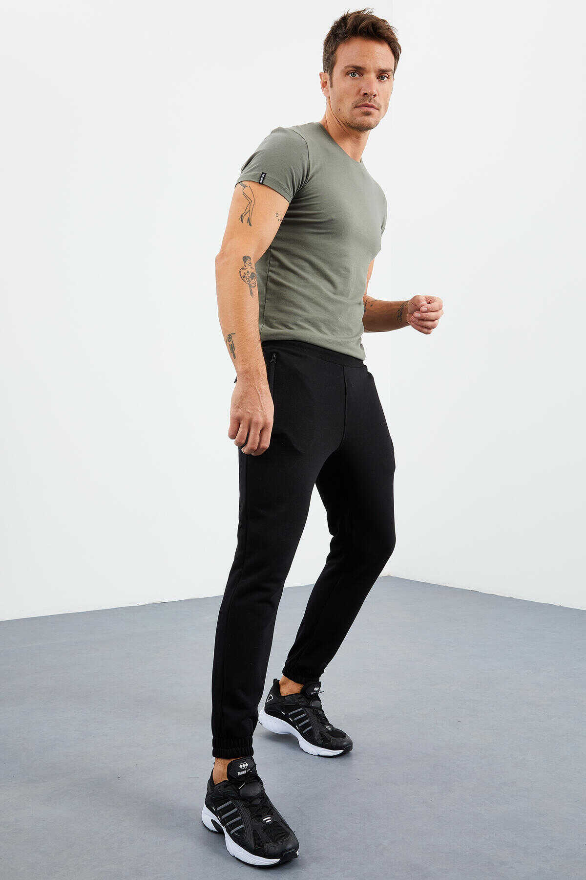 Pantaloni de trening Tommylife Wholesale Casual Fit Jogger pentru bărbați 84856 Negru