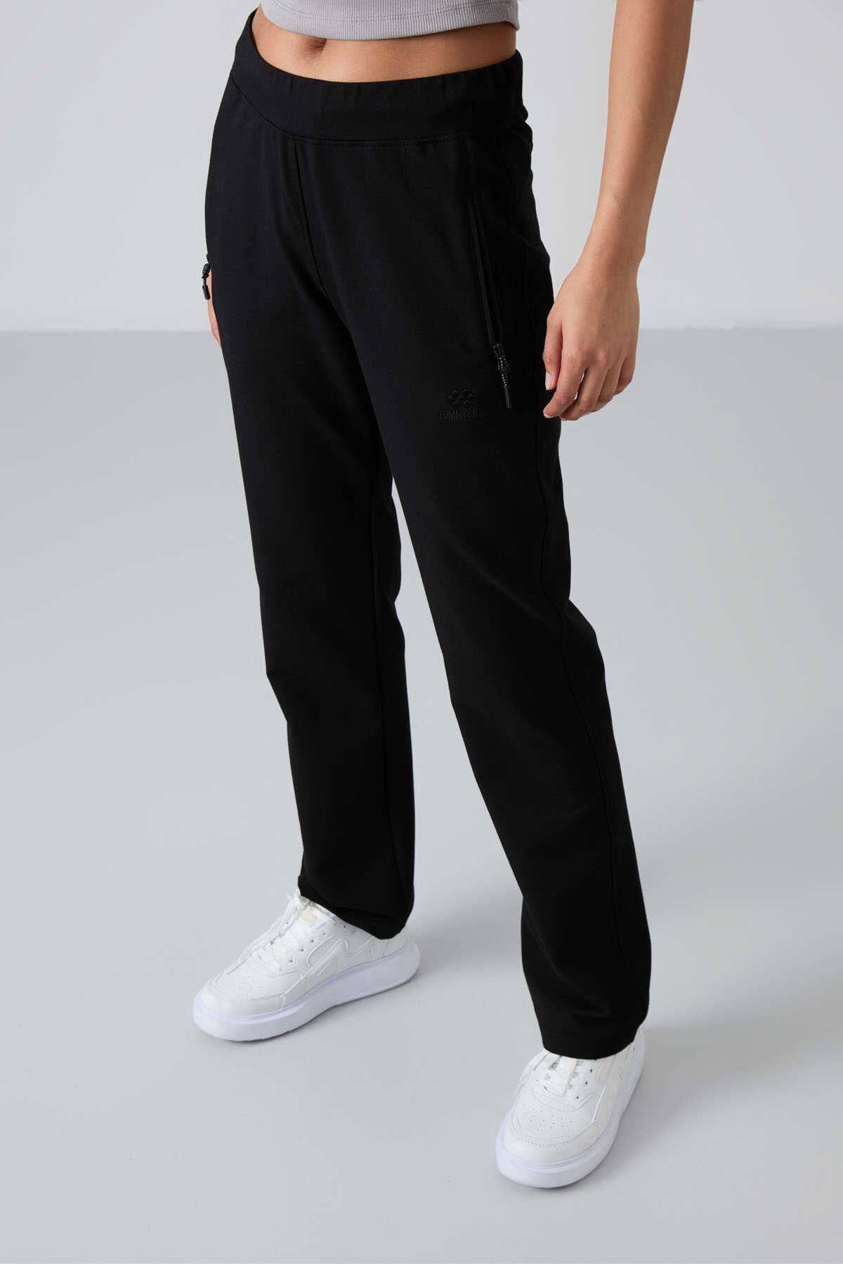 Tommylife Toptan Siyah Fermuar Cepli Rahat Form Klasik Paça Kadın Eşofman Alt - 94195