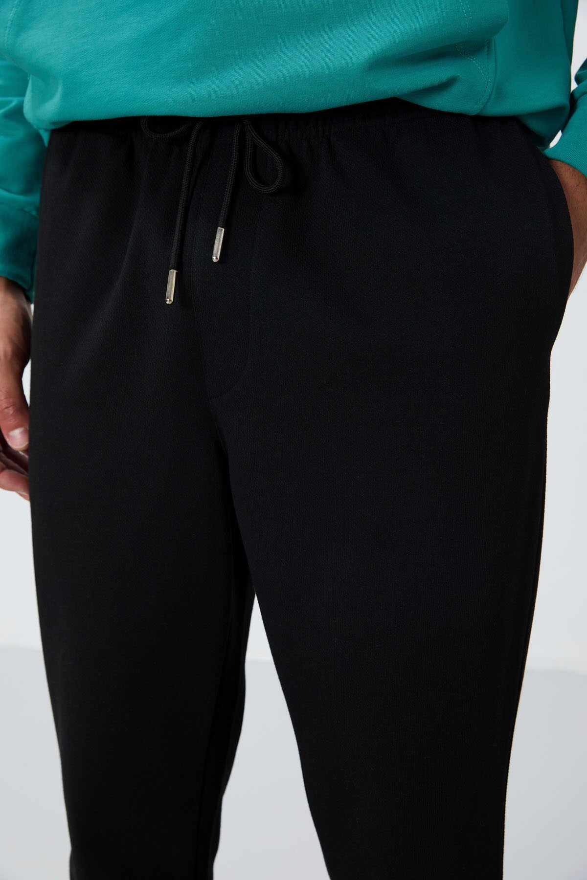 Pantaloni de trening Tommylife Wholesale Standard Fit pentru bărbați 82154 Negri