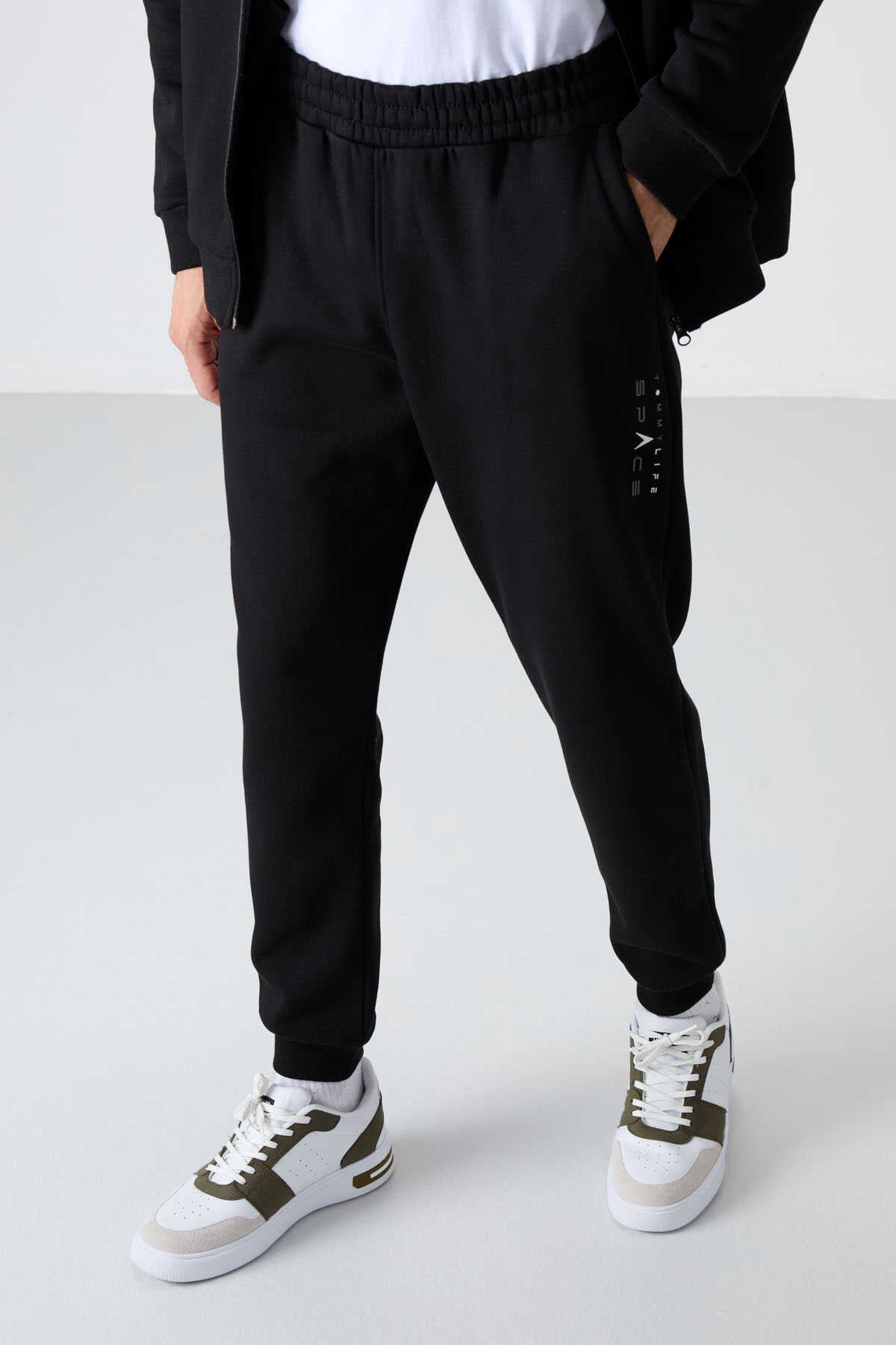Set trening pentru bărbați Tommylife Wholesale Standard Fit cu fermoar, 85186, negru