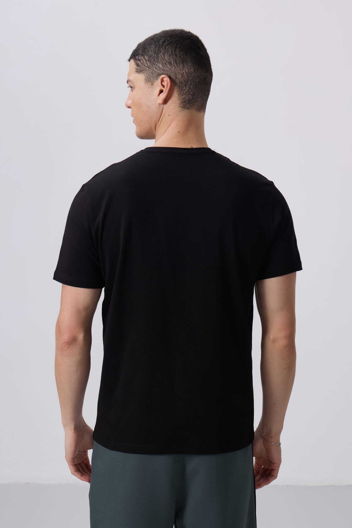 Tommylife Wholesale V-Neck Standard Fit Basic Men's T-Shirt 87912 Black