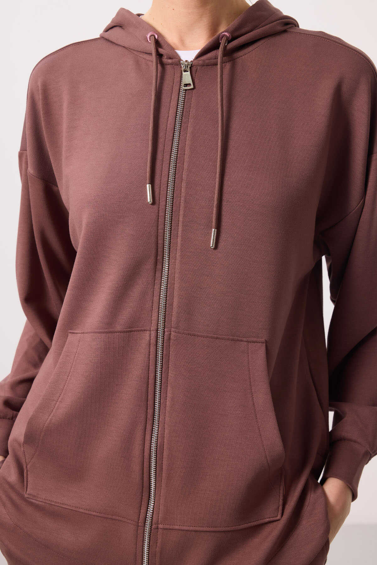 Tommylife Toptan Yumuşak Dokulu Kapüşonlu Oversize Kadın Tunik Sweatshirt - 97302 Kahverengi