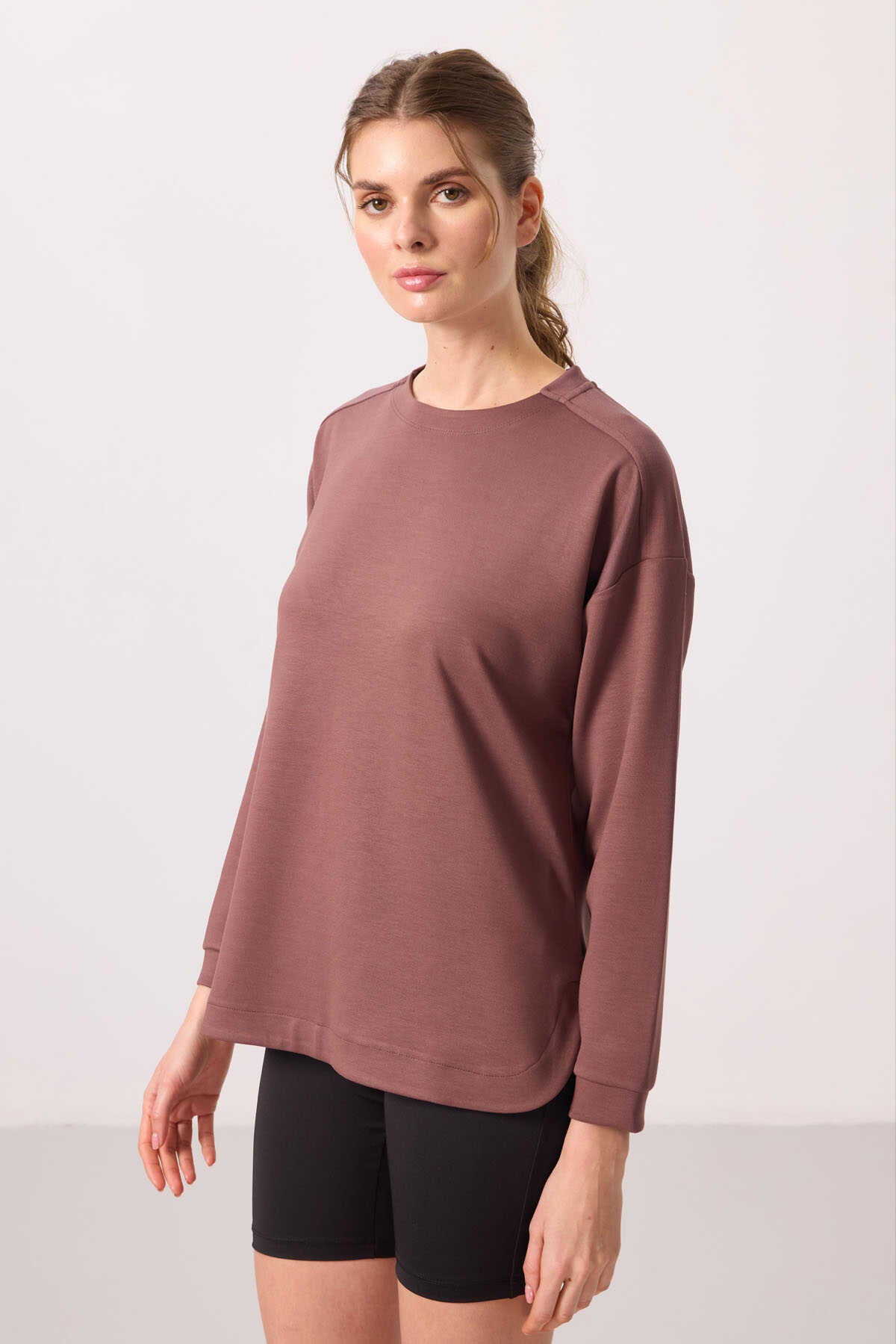 Tommylife Toptan Yumuşak Dokulu O Yaka Rahat Form Kadın Tunik Sweatshirt - 97305 Kahverengi