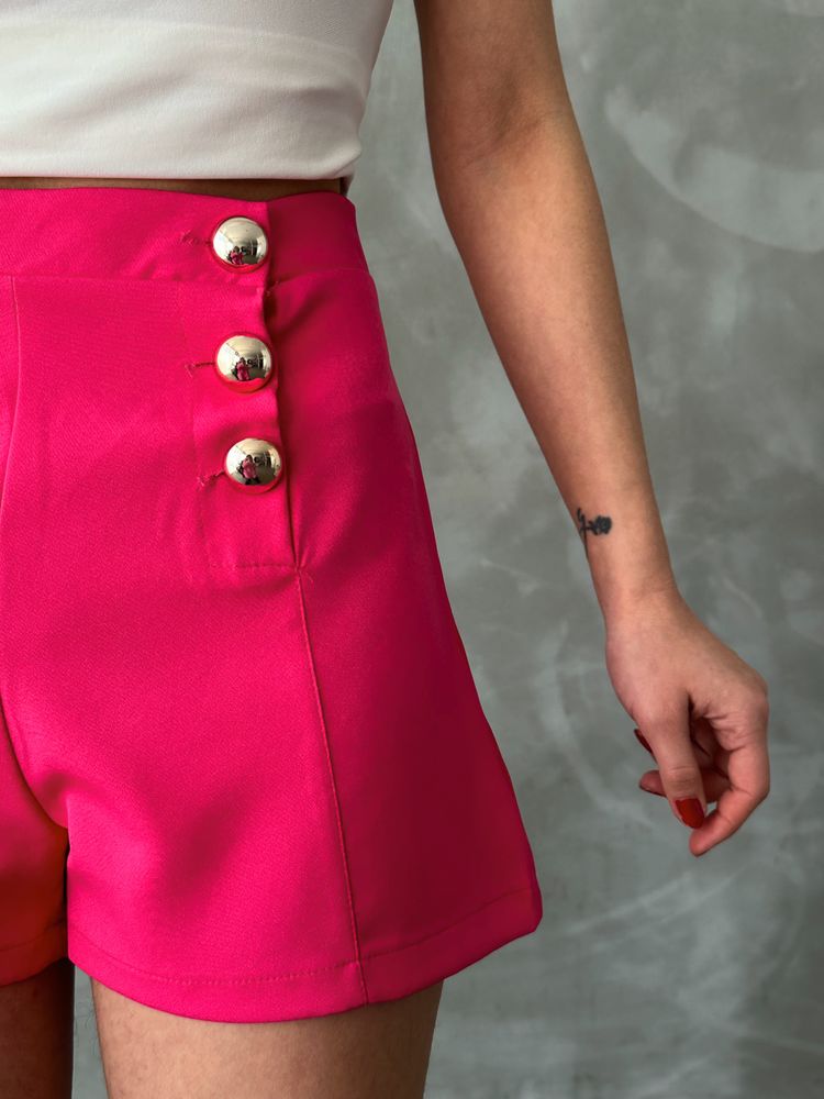 Pantaloni scurți Topshow Fuchsia cu nasturi decorativi, en-gros