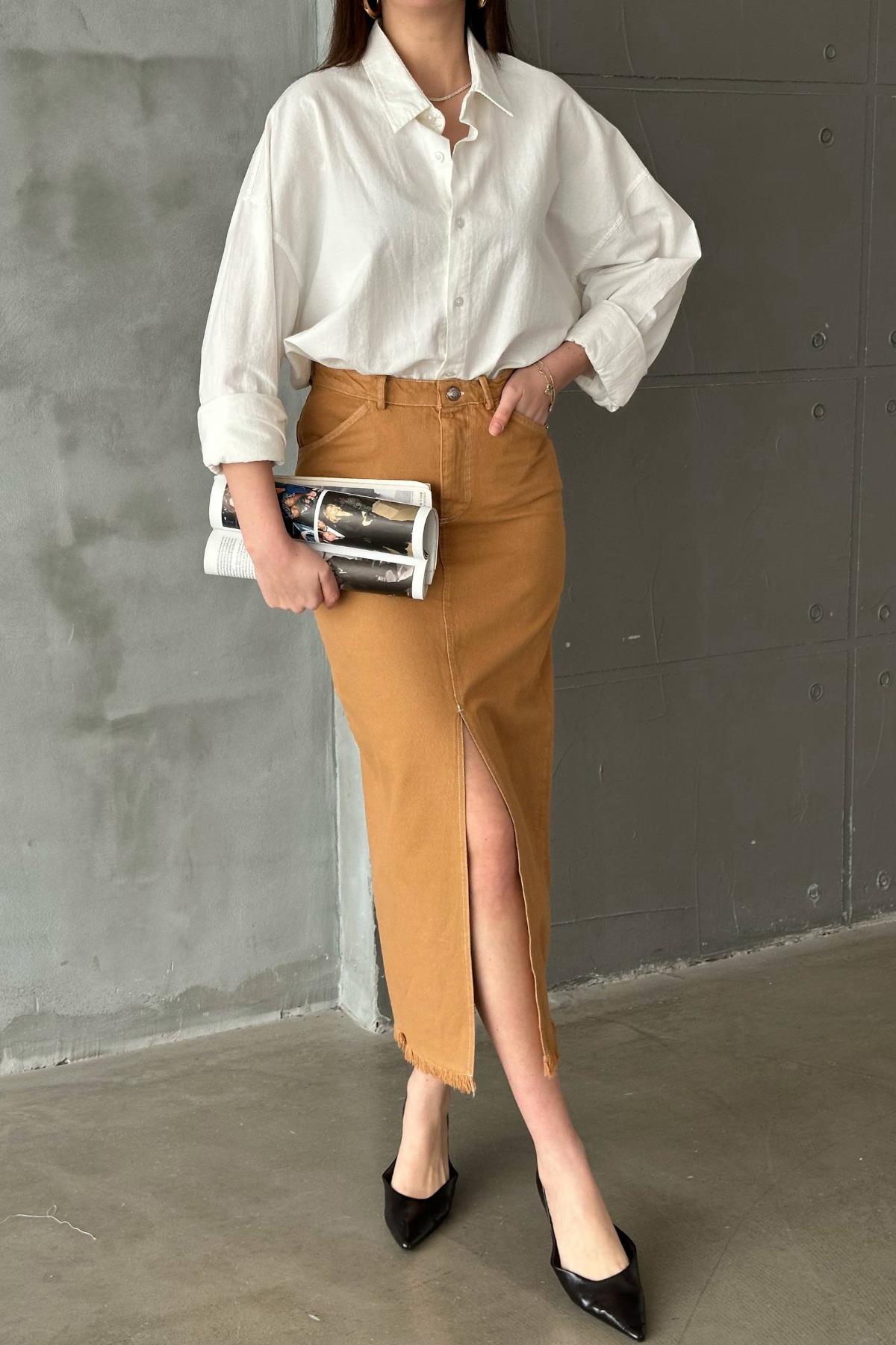 Camel Gabardin Boyamalı Püsküllü Etek