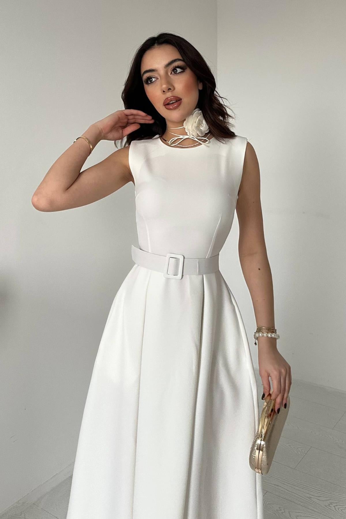 Ekru Halter Yaka Kloş Elbise