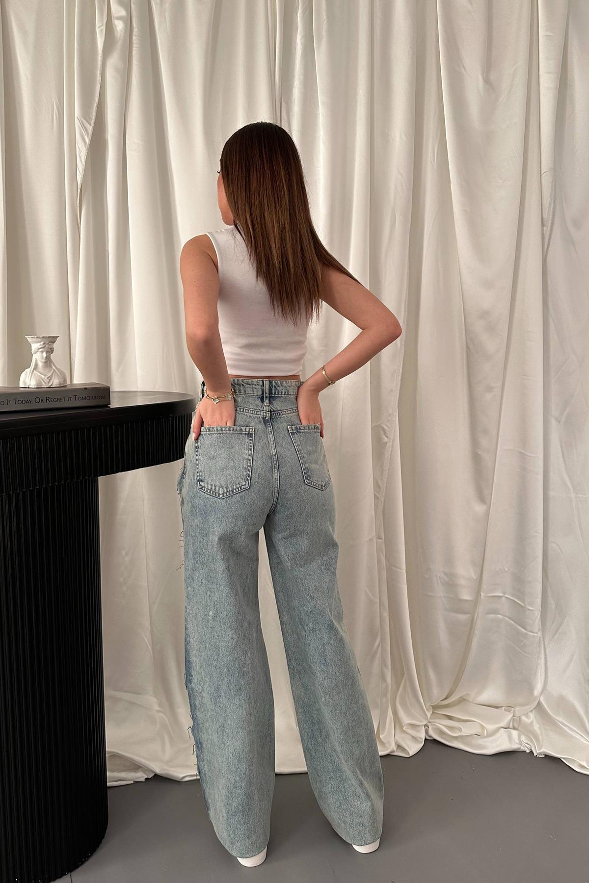 Kar Yıkama Yan Yırtmaçlı Jeans Pantolon