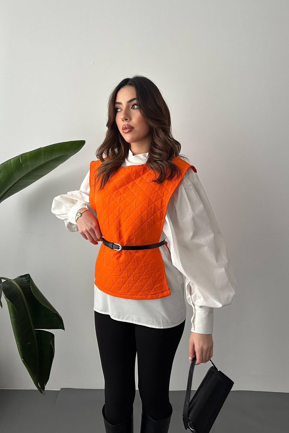 Oranj Kemerli Gömlek Ve Panço Takım