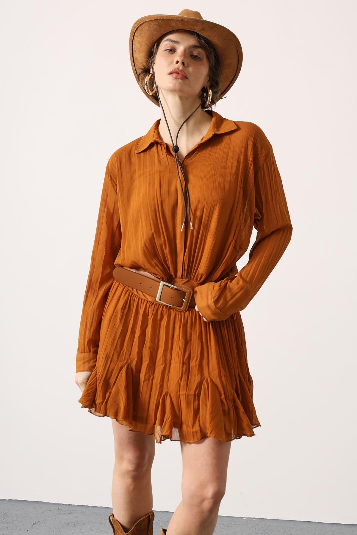ROCHIE MINI DIN ȘIFON CU CUREA - Scorţișoară
