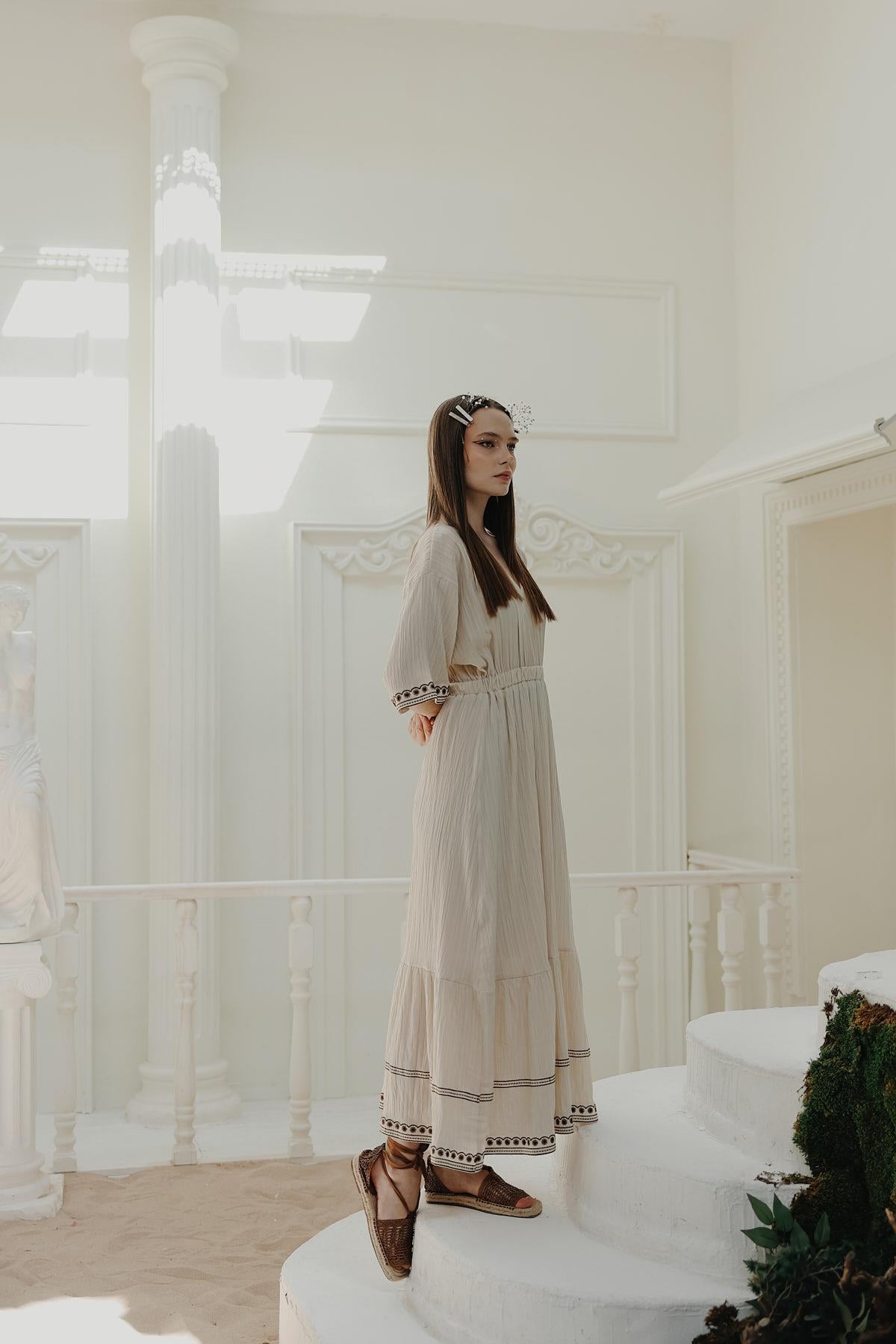Rochie cu Broderie Maneci Si Fusta - Piatra