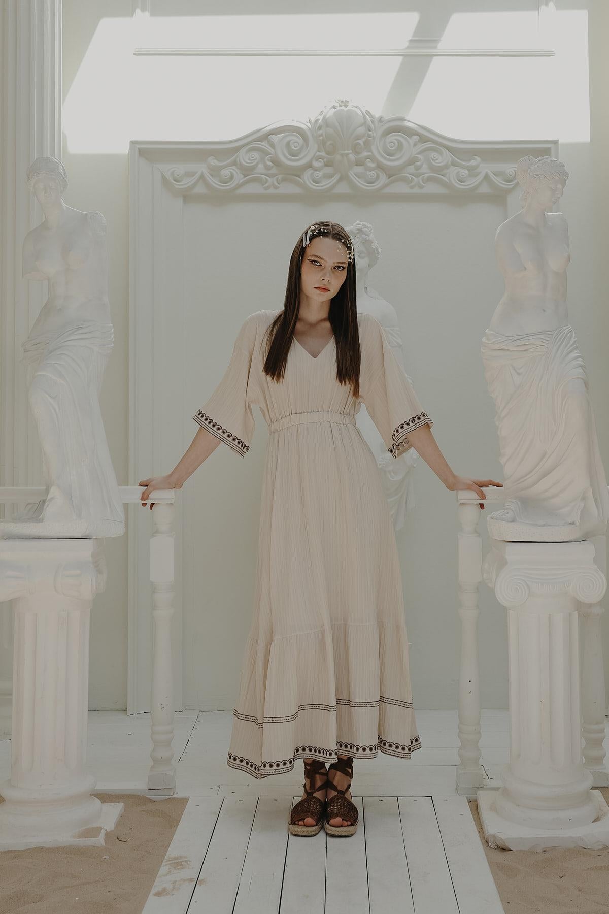 Rochie cu Broderie Maneci Si Fusta - Piatra