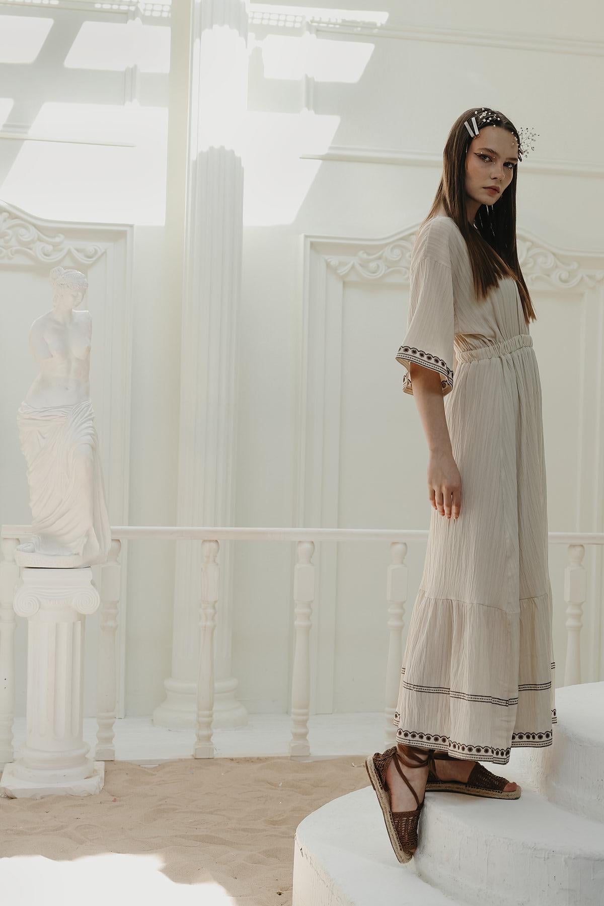 Rochie cu Broderie Maneci Si Fusta - Piatra
