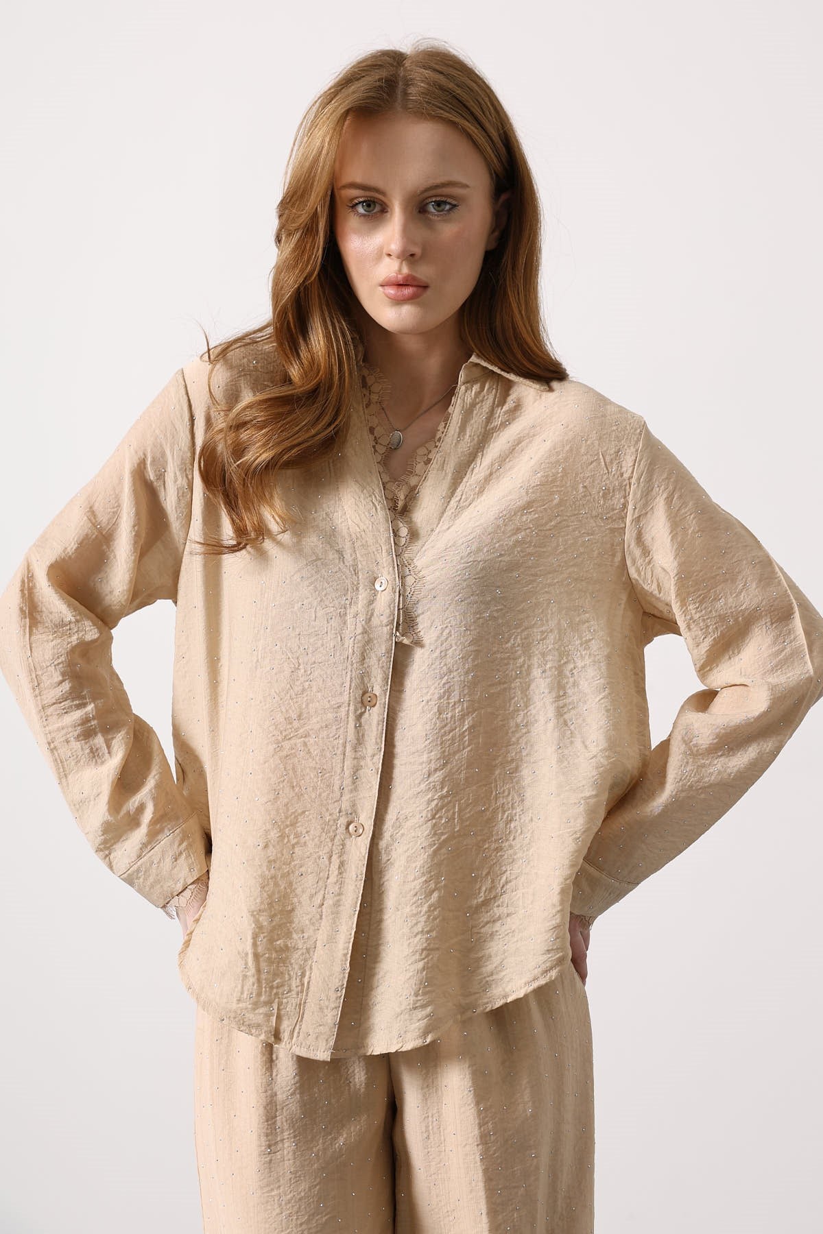 BLUZA CU GULER DANTELAT CU VOLANE - Bej