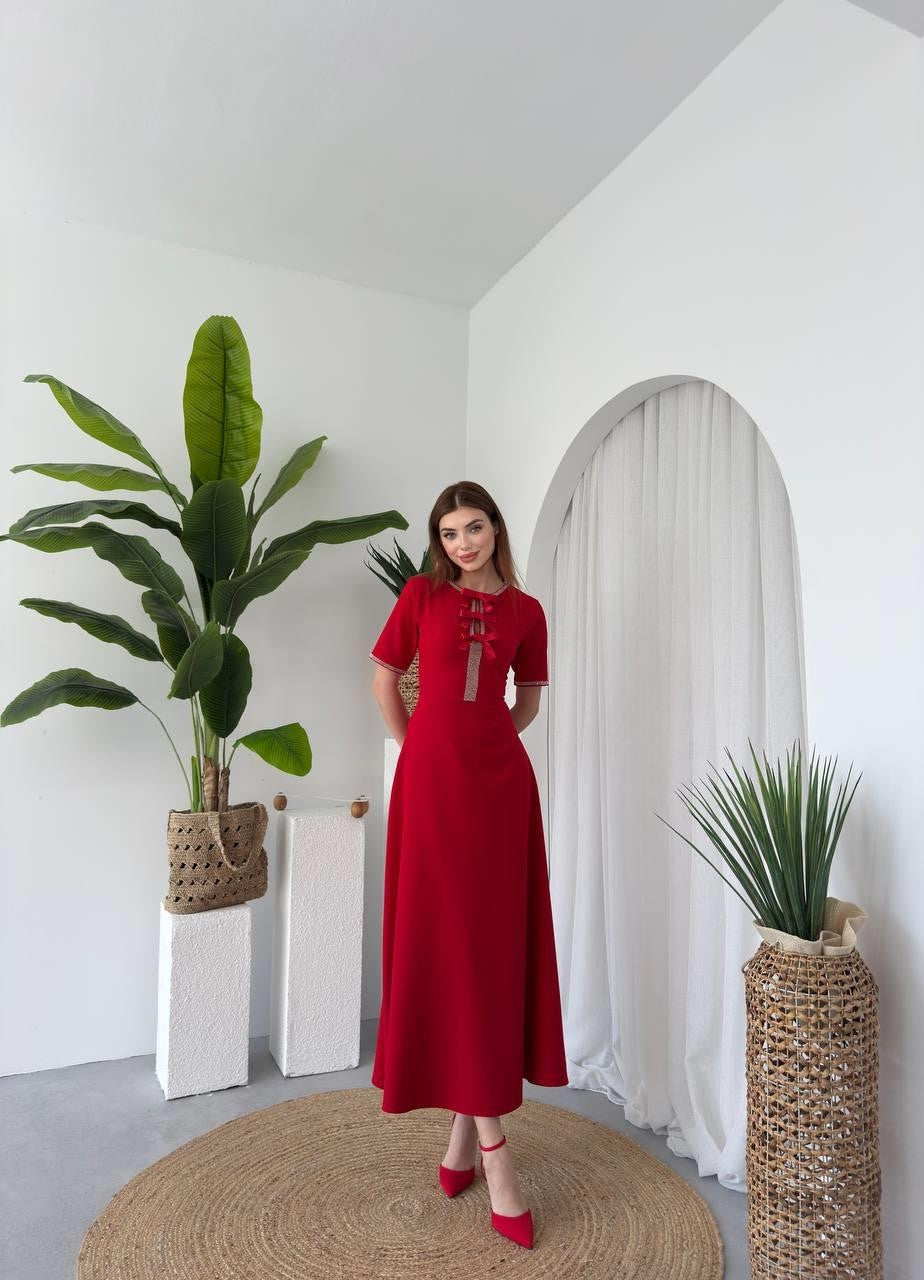 Wera Taşlı Fiyonk Detaylı Elbise