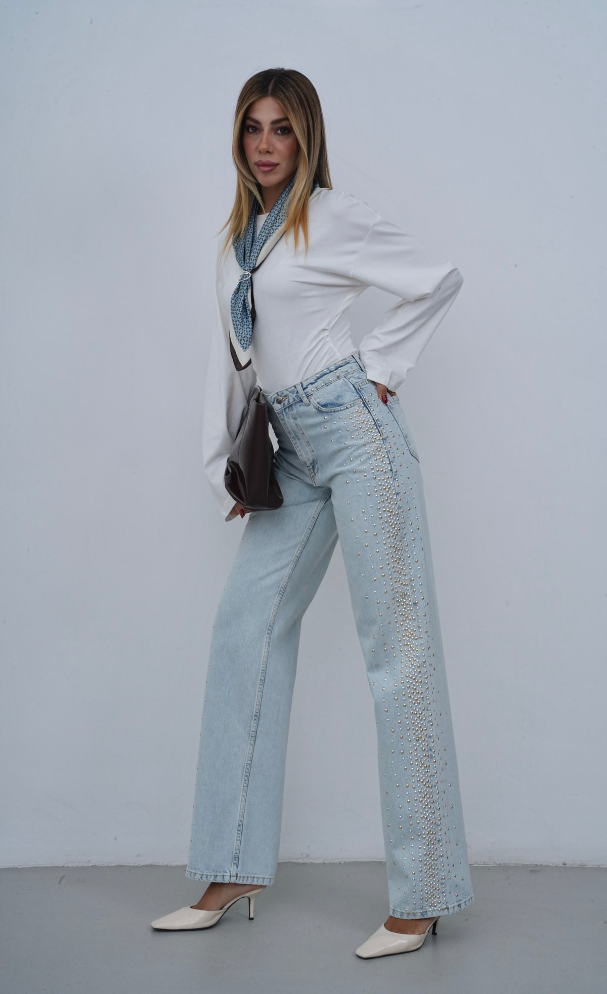 Yüksek Bel Wide Leg Kalıp Yandan Metal Taş Detaylı Light Blue Jean Pantolon