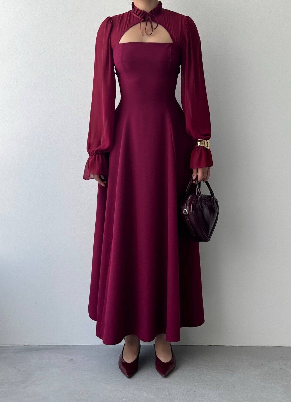 Rochie cu detalii cape Woman